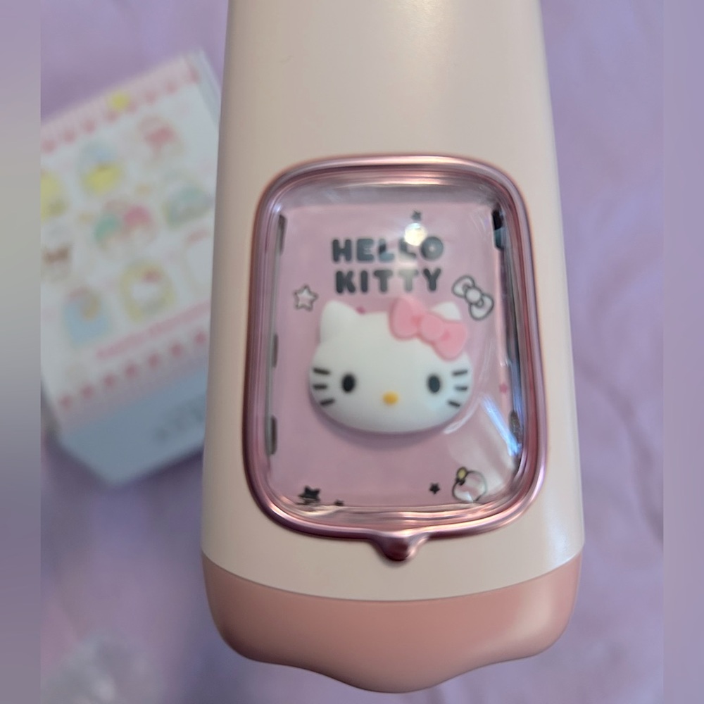 Hello Kitty Neck Fan - Picture 4 of 6